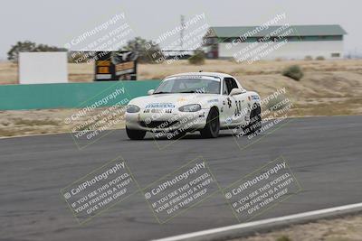 media/Jun-01-2025-CalClub SCCA (Sun) [[eae223c5dd]]/Group 5/Race (Front Straight)/